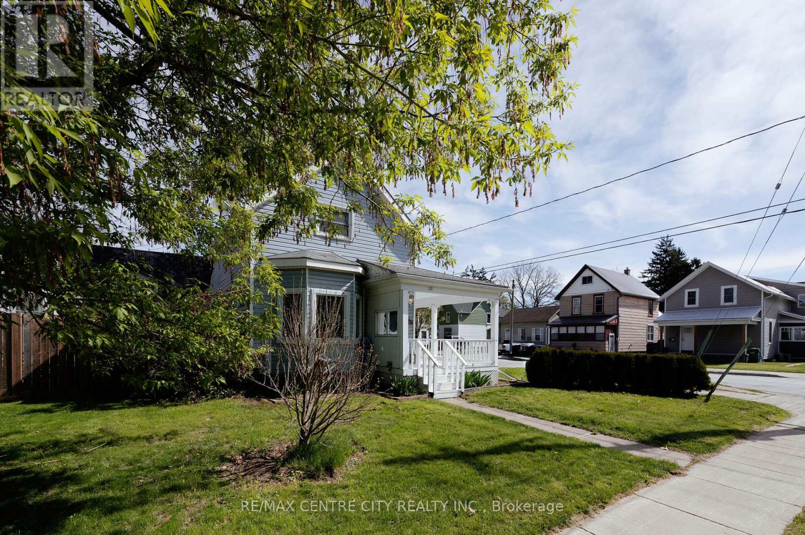 23 Malakoff Street, St. Thomas, Ontario  N5P 1L5 - Photo 2 - X13130930