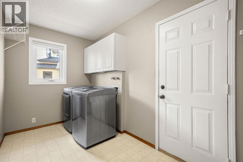 131 Lake Simcoe Court Se, Calgary, Alberta  T2J 7E7 - Photo 16 - A2310593