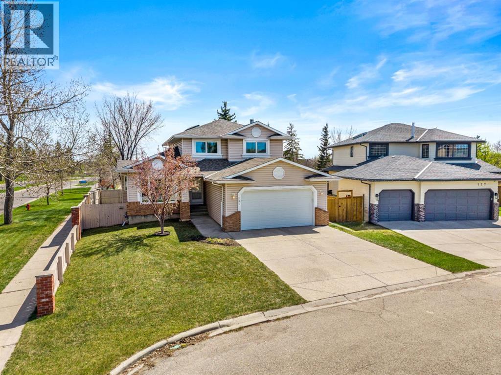 131 Lake Simcoe Court Se, Calgary, Alberta  T2J 7E7 - Photo 2 - A2310593