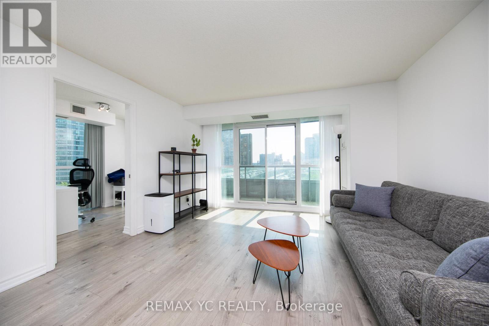 808 - 25 Lower Simcoe Street, Toronto, Ontario  M5J 3A1 - Photo 1 - C13130814