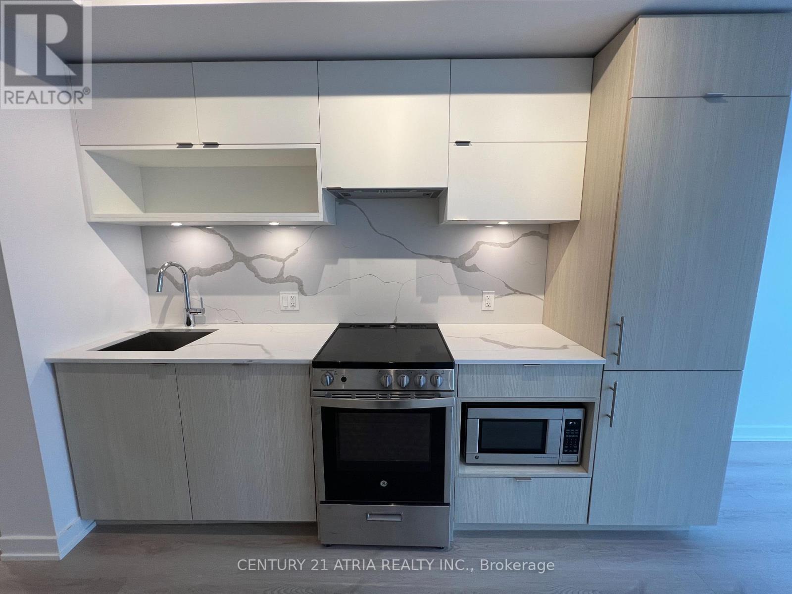 902 - 100 Queen Street E, Toronto, Ontario  M5C 0B5 - Photo 2 - C13130822