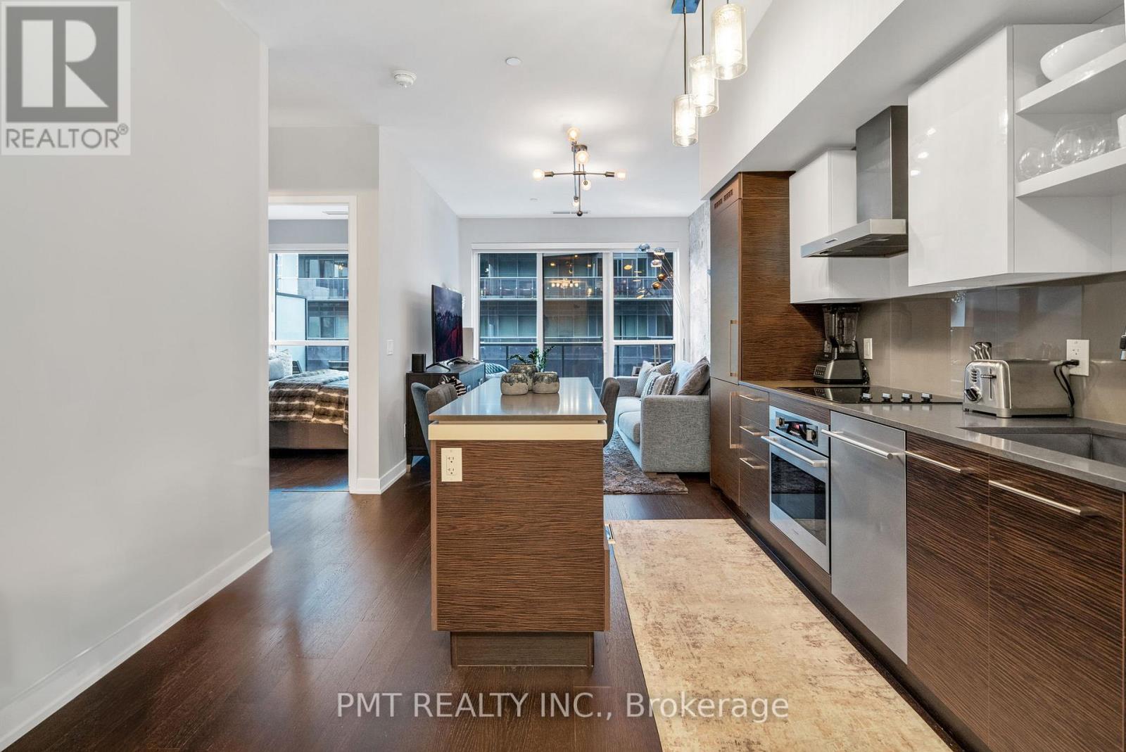 1046 - 1030 King Street W, Toronto, Ontario  M6K 0B4 - Photo 2 - C13130836