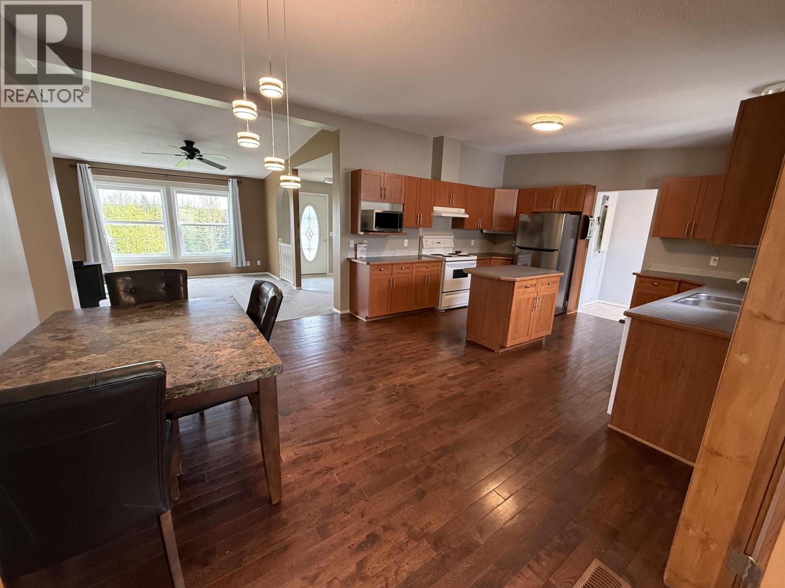 13048 Hunters Lane, Fort St. John, British Columbia  V0C 1H0 - Photo 6 - R3123978