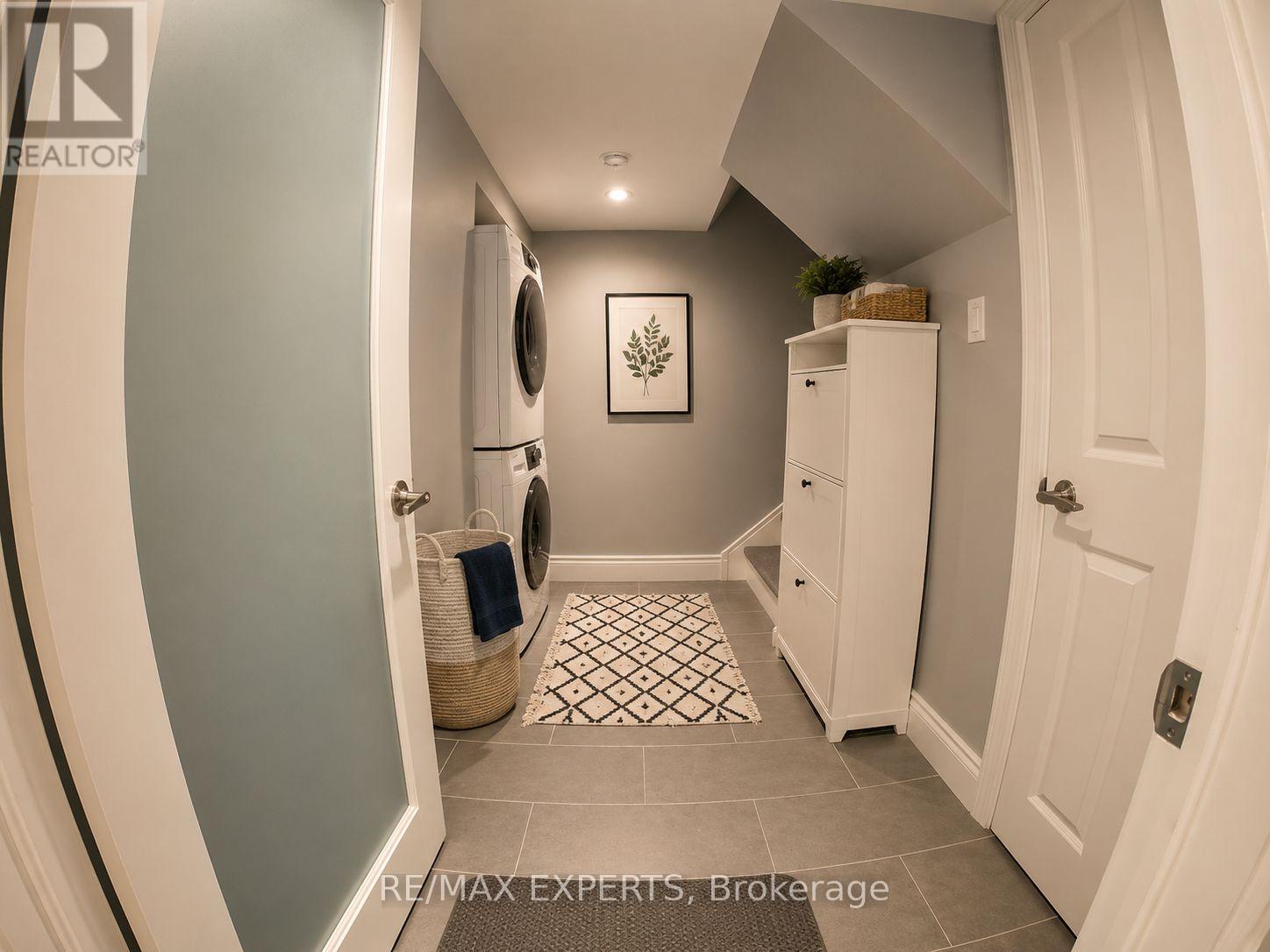 Bsmt - 10 Lady Bank Road, Toronto, Ontario  M8Z 4J5 - Photo 8 - W13093646