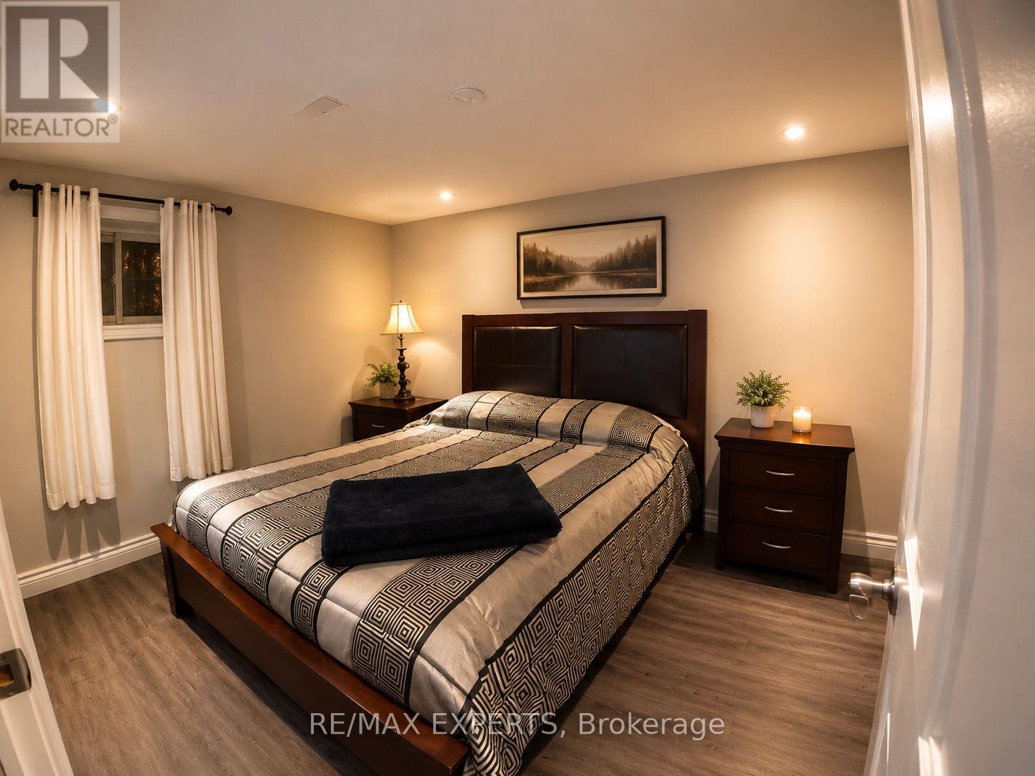 Bsmt - 10 Lady Bank Road, Toronto, Ontario  M8Z 4J5 - Photo 4 - W13093646