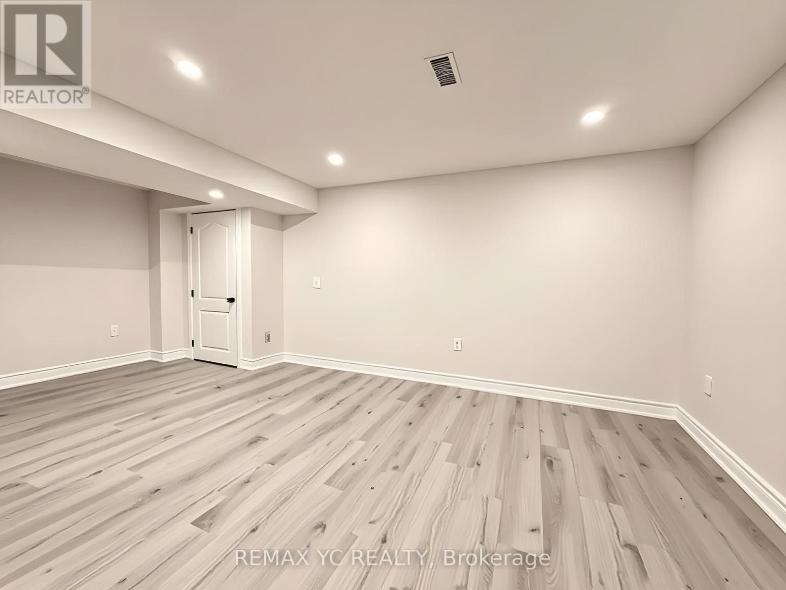 BASEMENT - 402 HANDLEY CRESCENT, Newmarket, Ontario