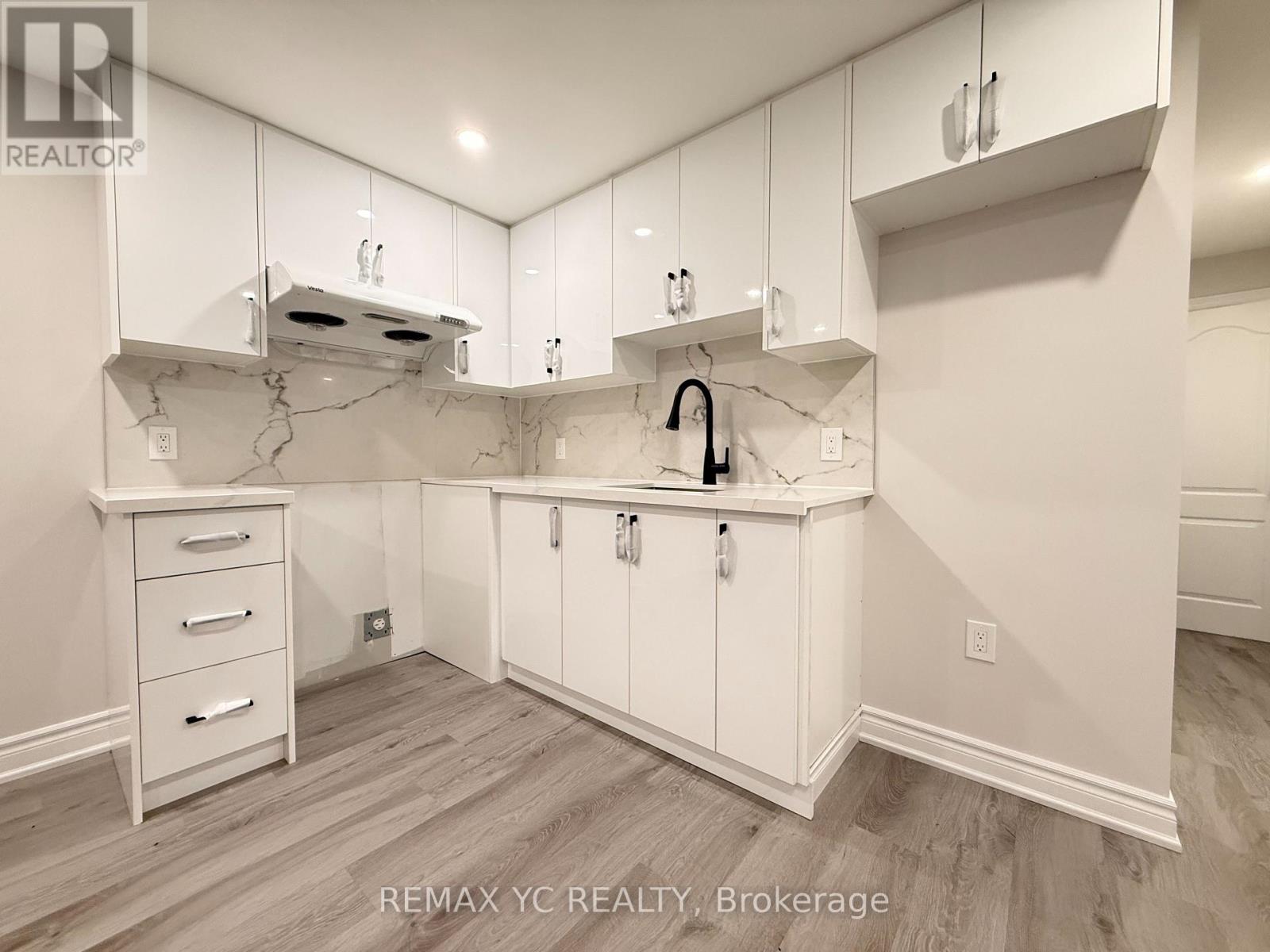 Basement - 402 Handley Crescent, Newmarket, Ontario  L3Y 4T4 - Photo 4 - N13130808