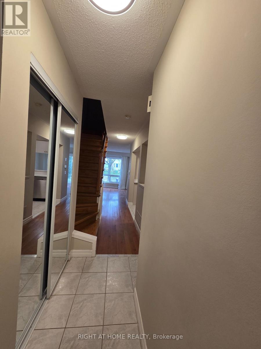 81 Northern Heights Drive, Richmond Hill, Ontario  L4B 4C9 - Photo 2 - N13130874