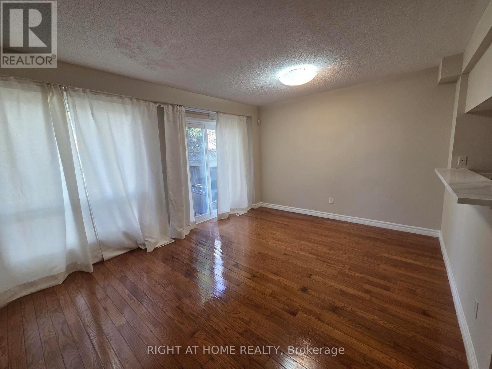 81 Northern Heights Drive, Richmond Hill, Ontario  L4B 4C9 - Photo 7 - N13130874
