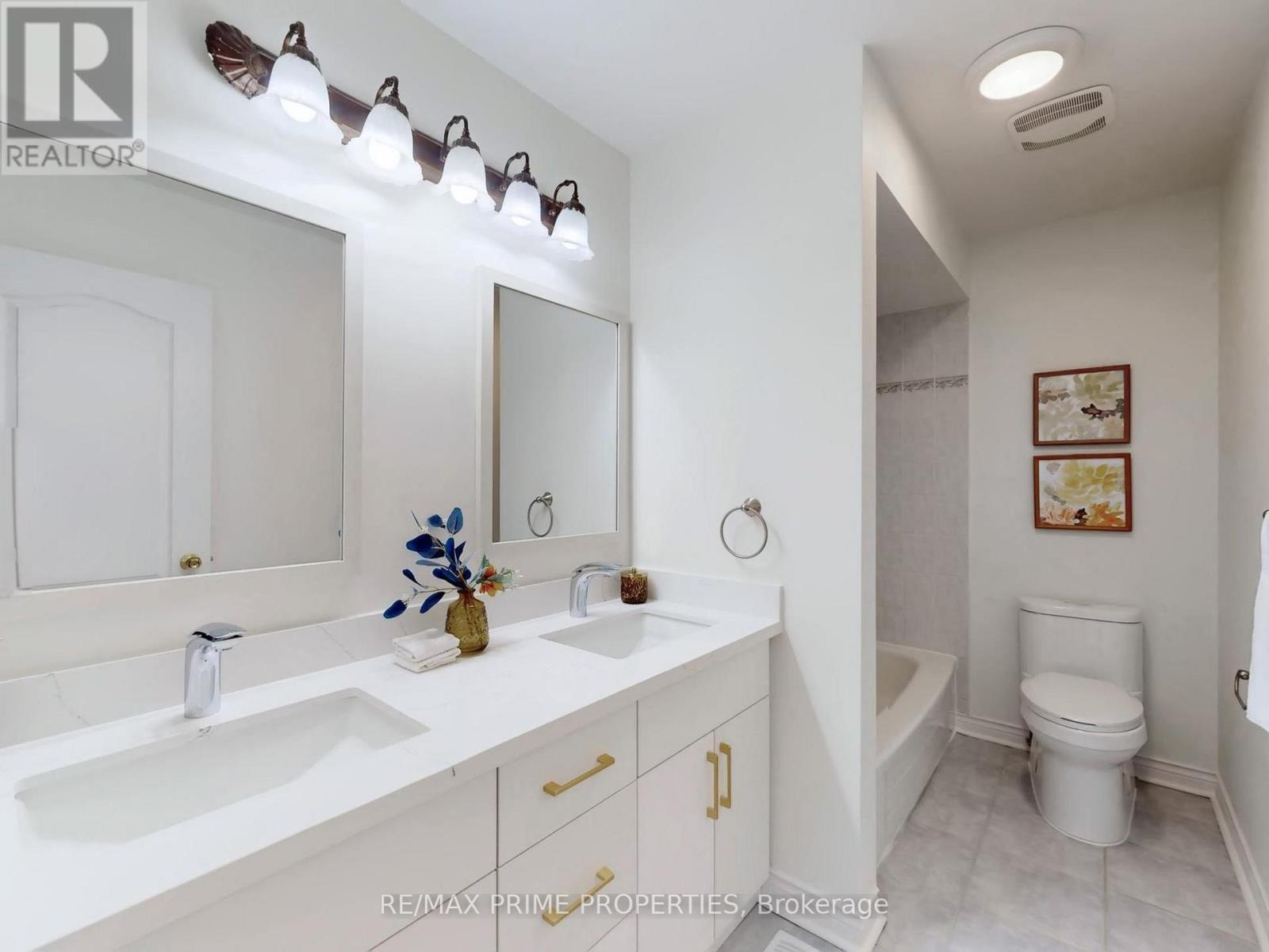22 Waymount Avenue, Richmond Hill, Ontario  L4S 2G5 - Photo 7 - N13130956
