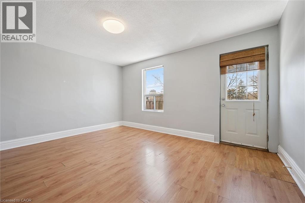 352 W Duke Street W, Kitchener, Ontario  N2H 3Y3 - Photo 19 - 40804218