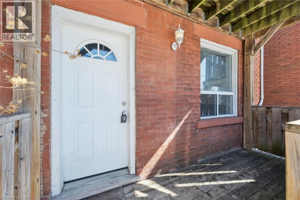 352 W Duke Street W, Kitchener, Ontario  N2H 3Y3 - Photo 5 - 40804218