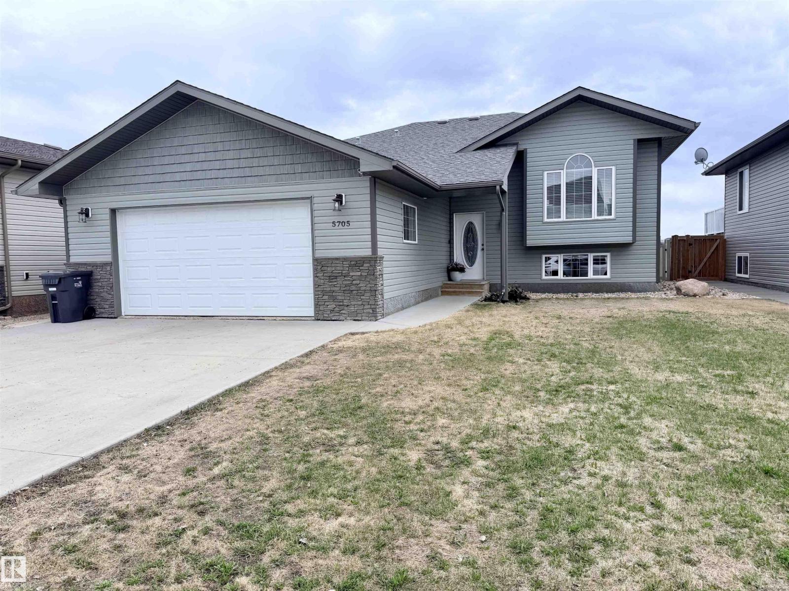 5705 52 AV, st. paul town, Alberta