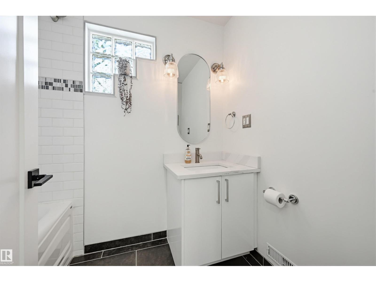 11210 105 St Nw, Edmonton, Alberta  T5G 2M5 - Photo 16 - E4487824