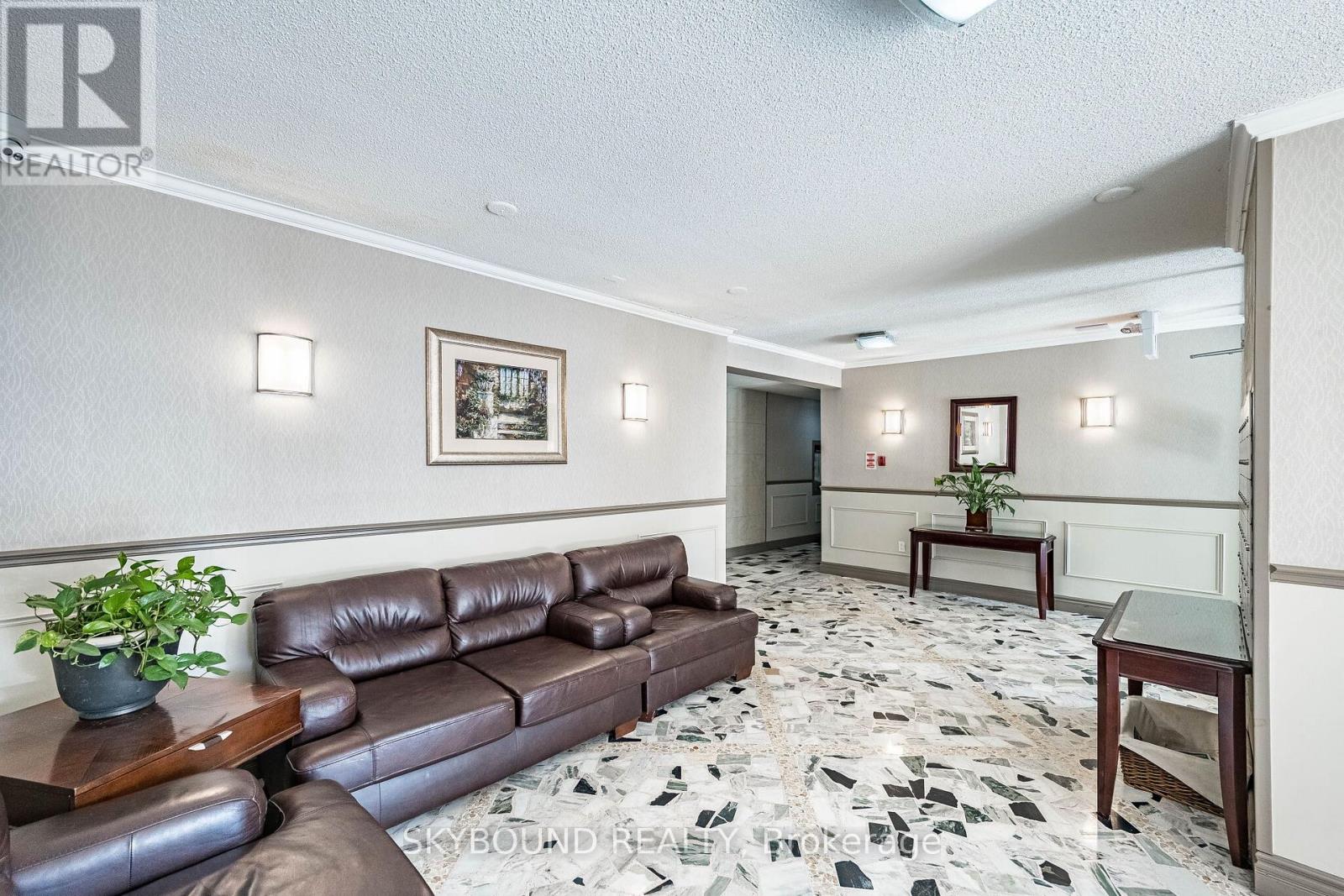 305 - 15 Elizabeth Street N, Mississauga, Ontario  L5G 2Z3 - Photo 5 - W13130856