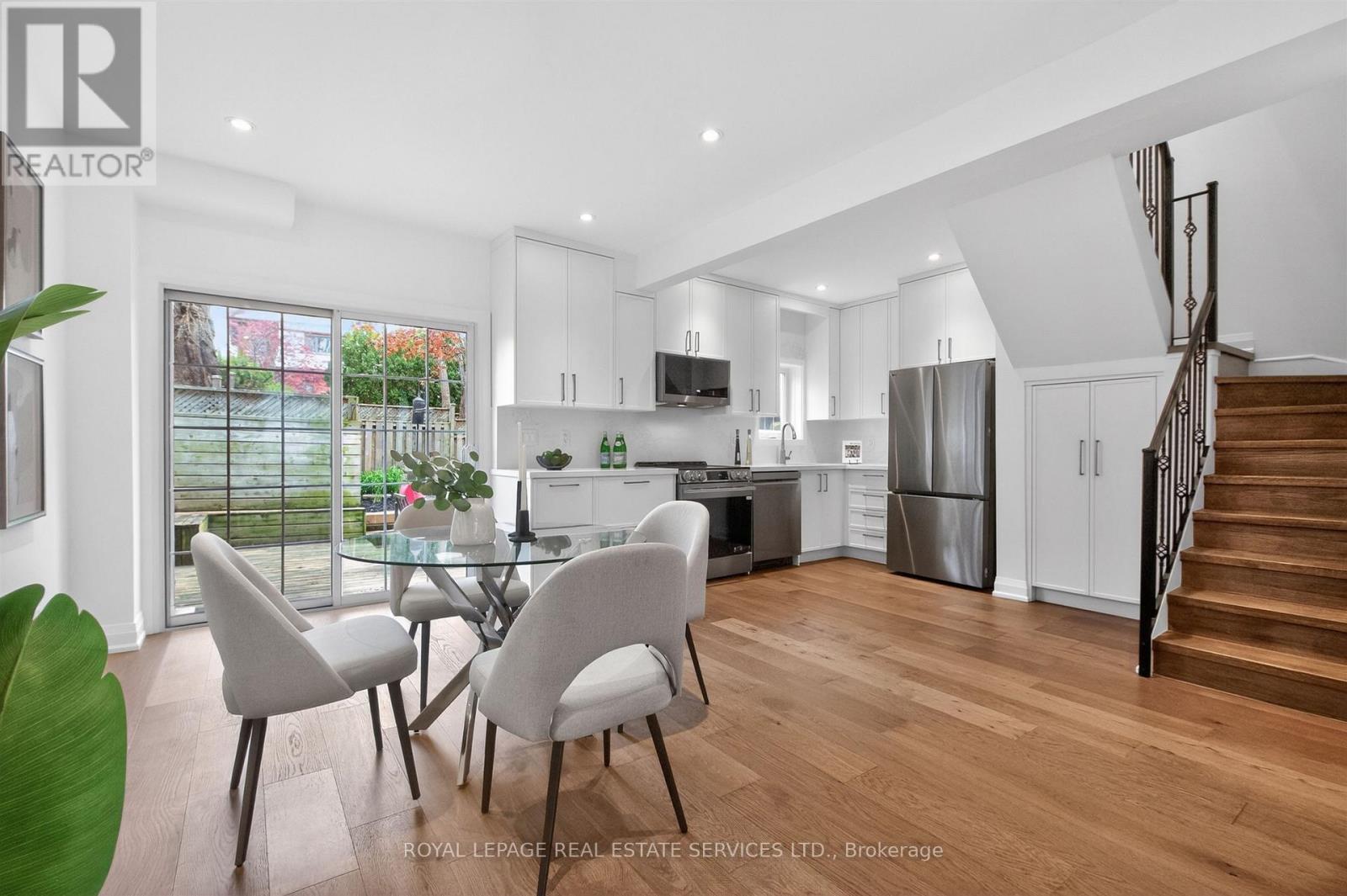 93 MEDLAND CRESCENT, Toronto, Ontario