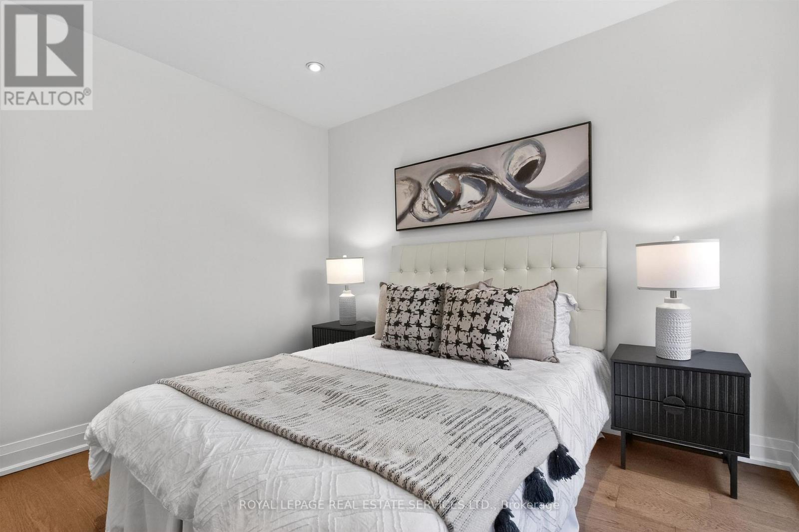 93 Medland Crescent, Toronto, Ontario  M6P 2N3 - Photo 18 - W13130912