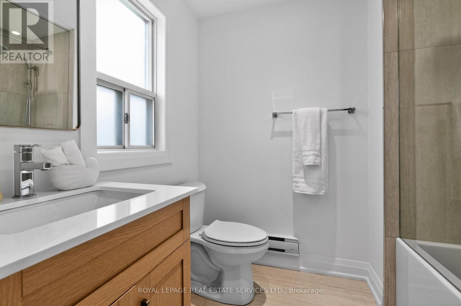 93 Medland Crescent, Toronto, Ontario  M6P 2N3 - Photo 19 - W13130912