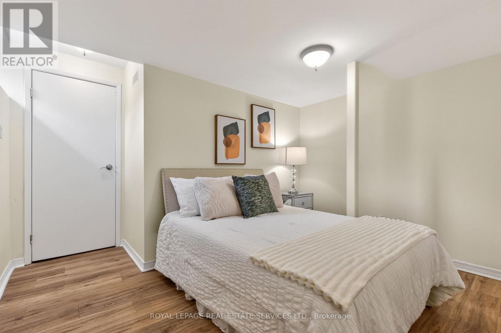 93 Medland Crescent, Toronto, Ontario  M6P 2N3 - Photo 34 - W13130912