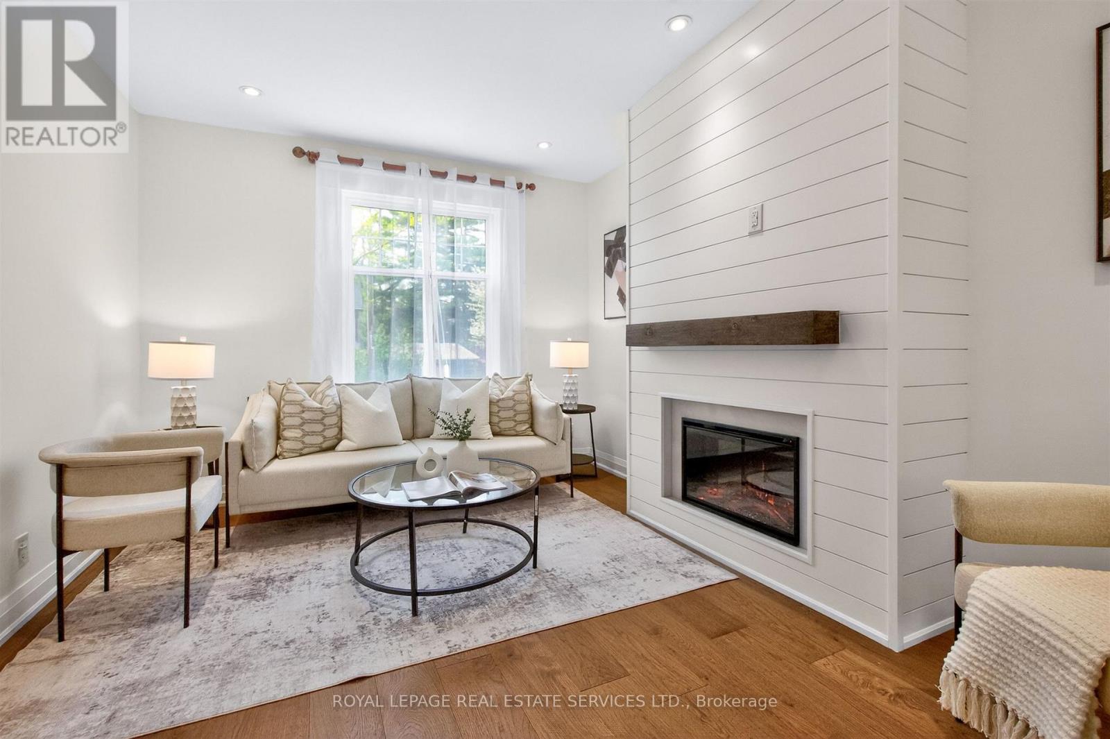93 Medland Crescent, Toronto, Ontario  M6P 2N3 - Photo 4 - W13130912