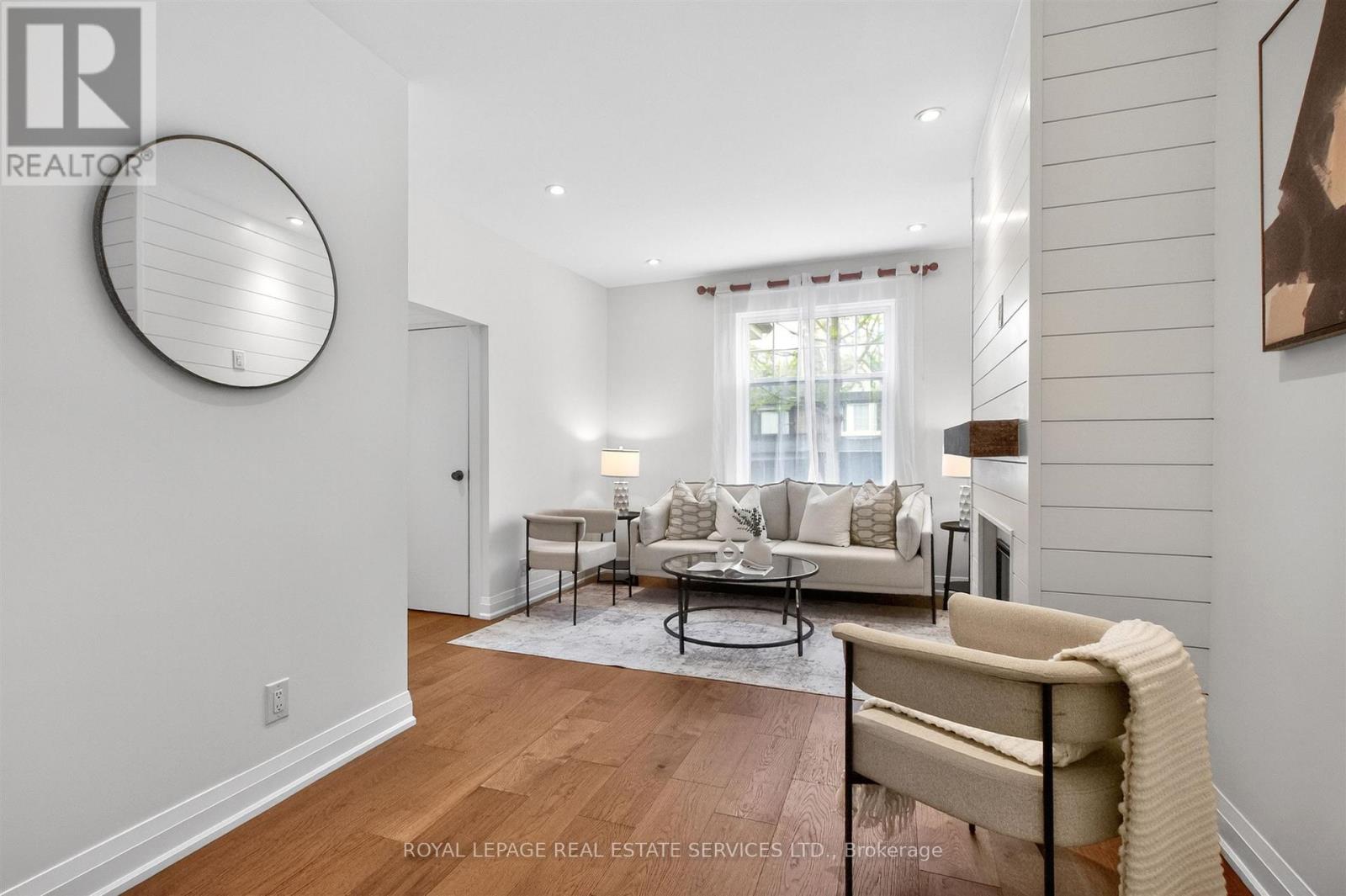 93 Medland Crescent, Toronto, Ontario  M6P 2N3 - Photo 6 - W13130912