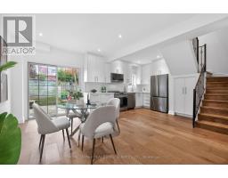 93 MEDLAND CRESCENT, Toronto, Ontario