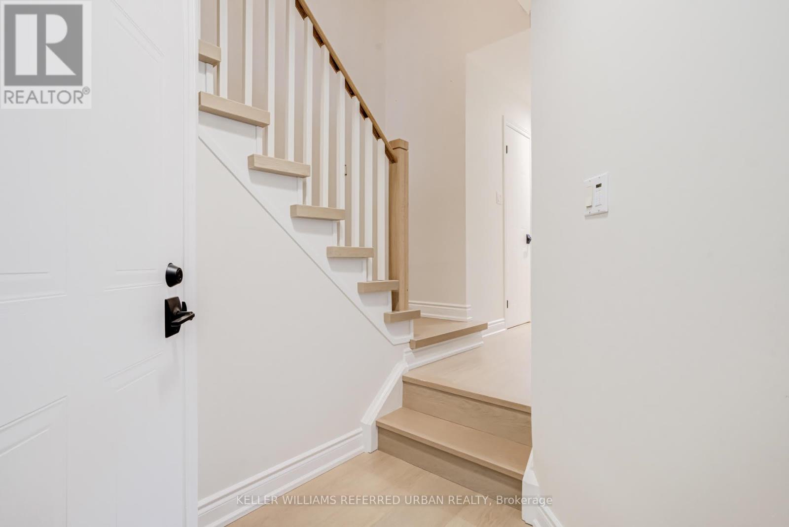 1370 Hazel Mccleary Drive, Oakville, Ontario  L6J 7B1 - Photo 4 - W13130932