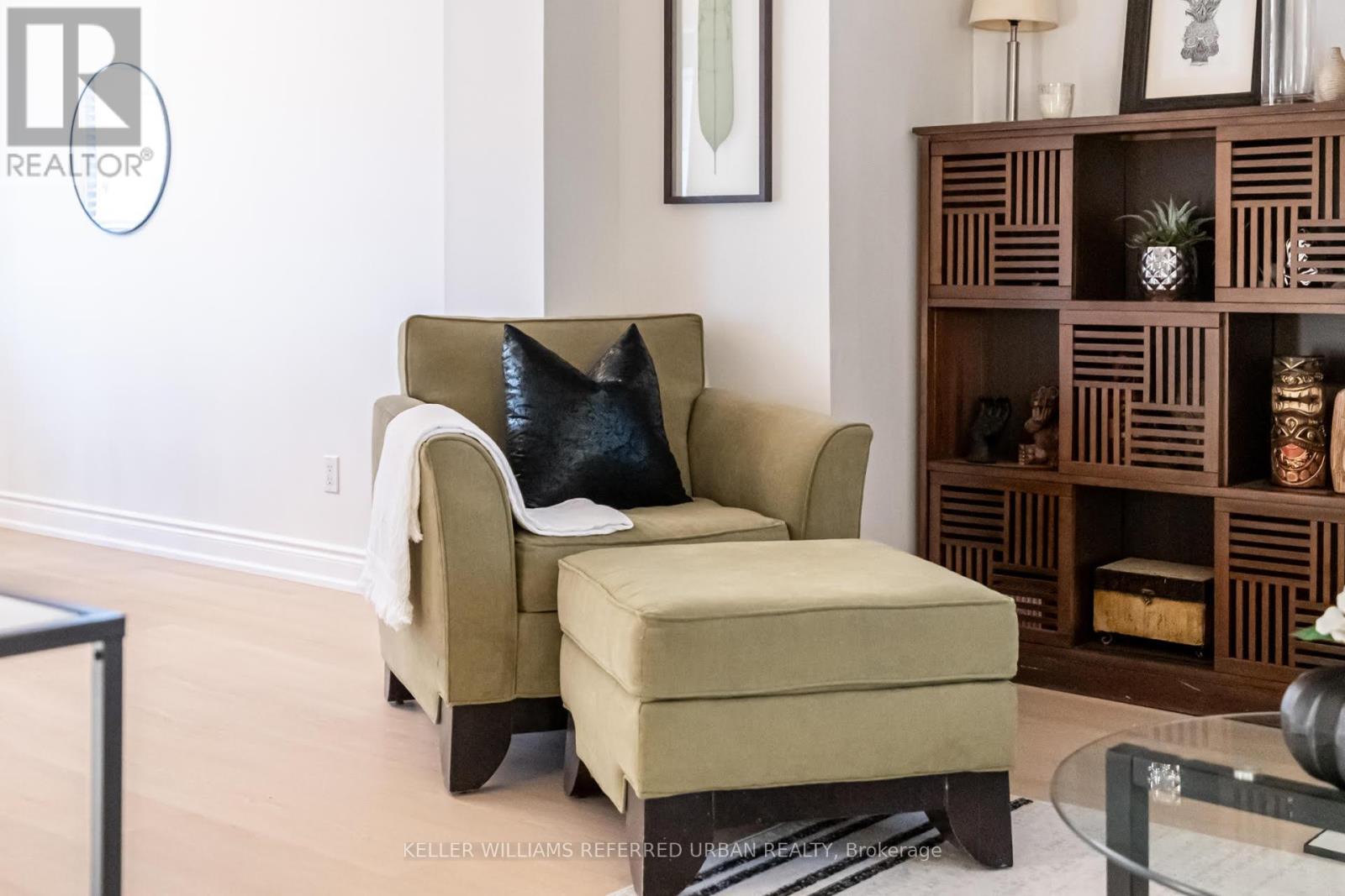 1370 Hazel Mccleary Drive, Oakville, Ontario  L6J 7B1 - Photo 8 - W13130932