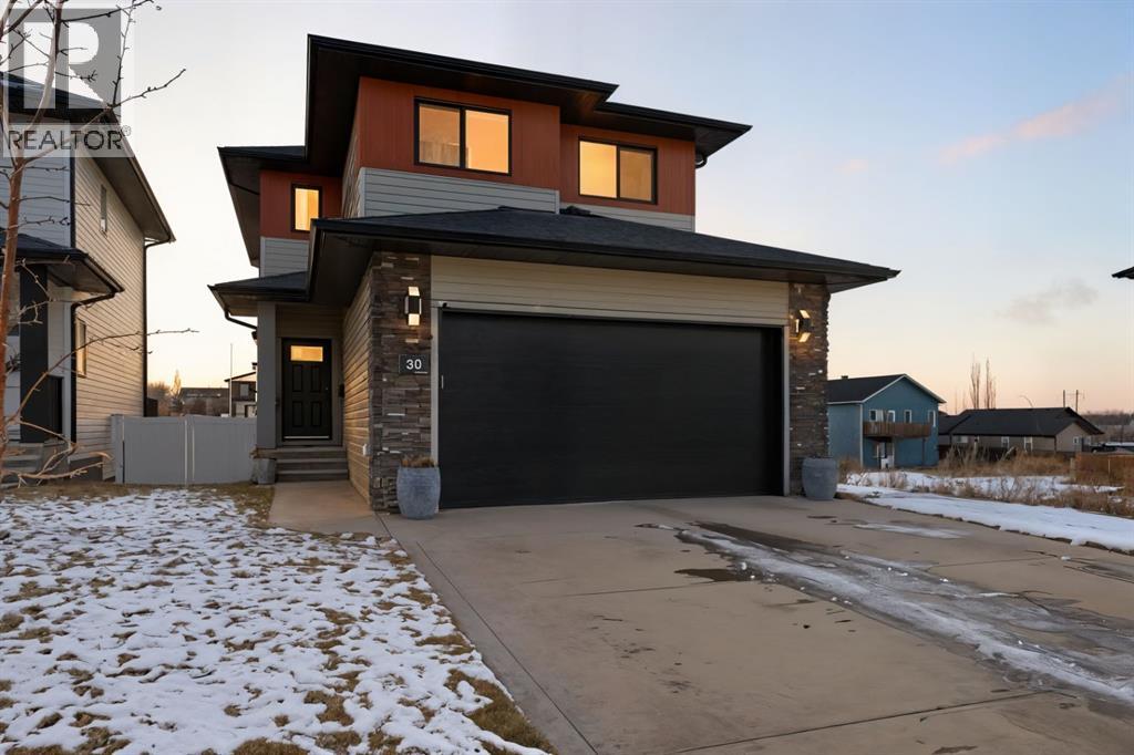 30 Palmer Circle, Blackfalds, Alberta  T4M 0N7 - Photo 1 - A2290760