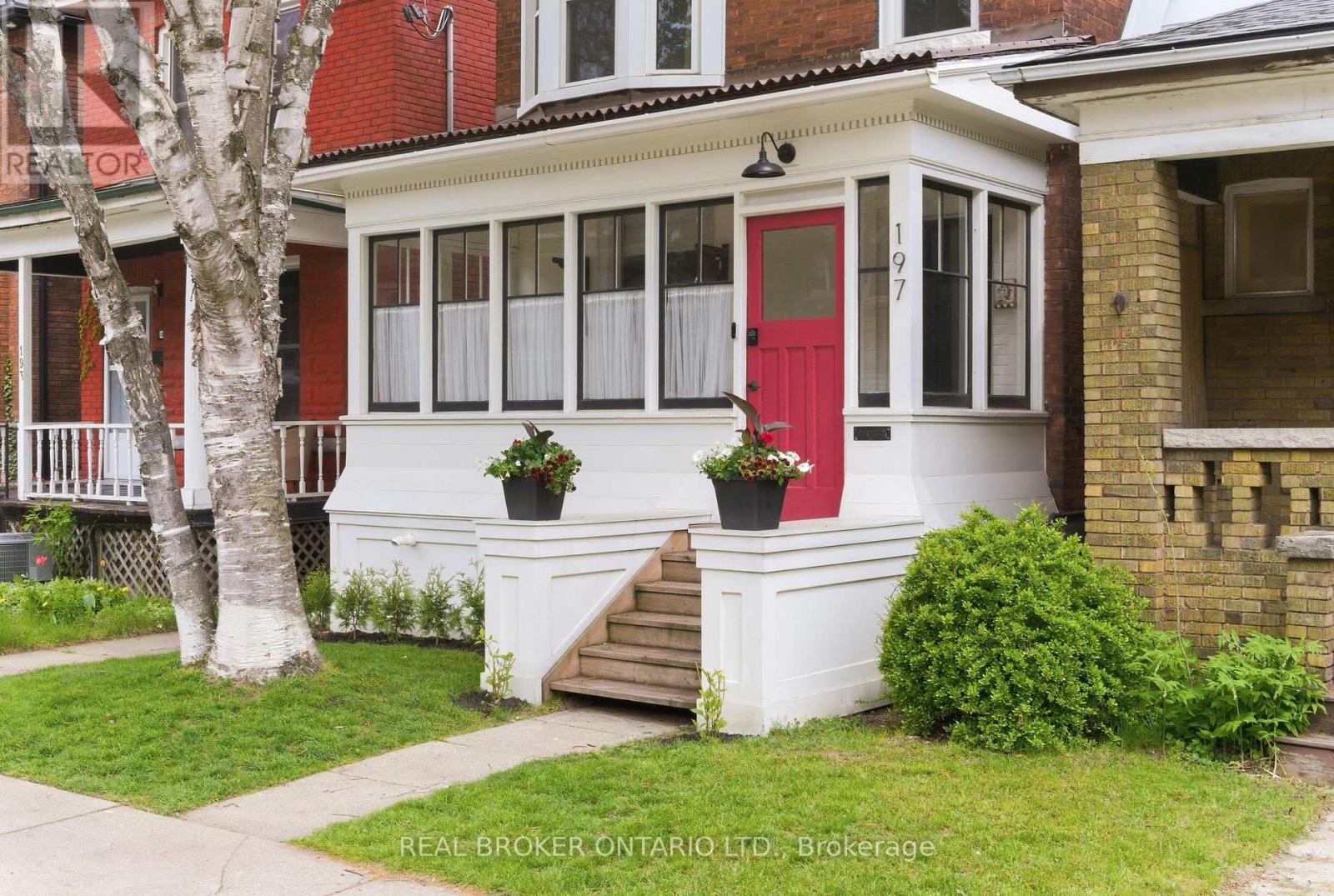 197 BURRIS STREET, Hamilton, Ontario