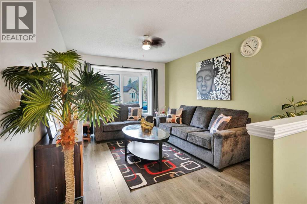 32 Taraglen Place Ne, Calgary, Alberta  T3J 2N4 - Photo 4 - A2311362