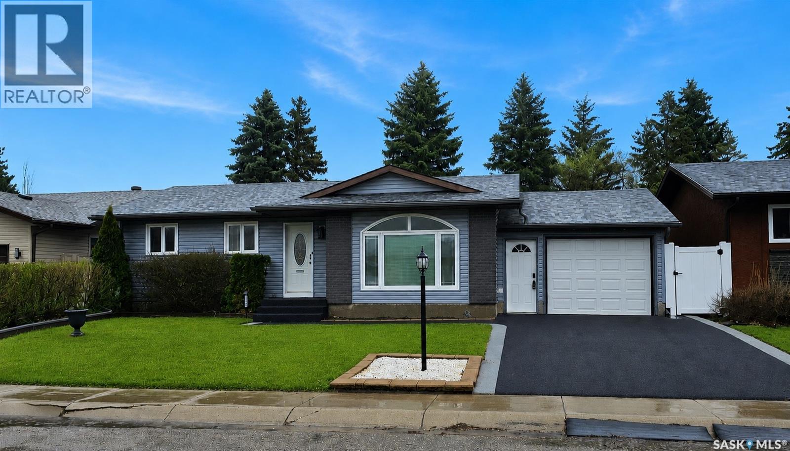226 Davies Road, Saskatoon, Saskatchewan  S7K 7N1 - Photo 1 - SK035561