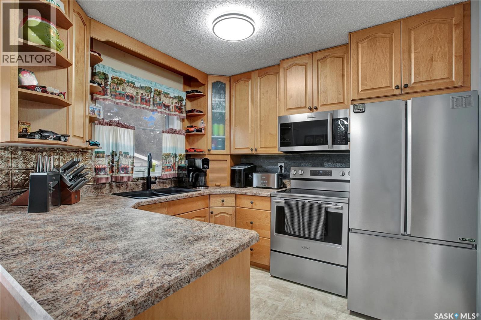 226 Davies Road, Saskatoon, Saskatchewan  S7K 7N1 - Photo 6 - SK035561