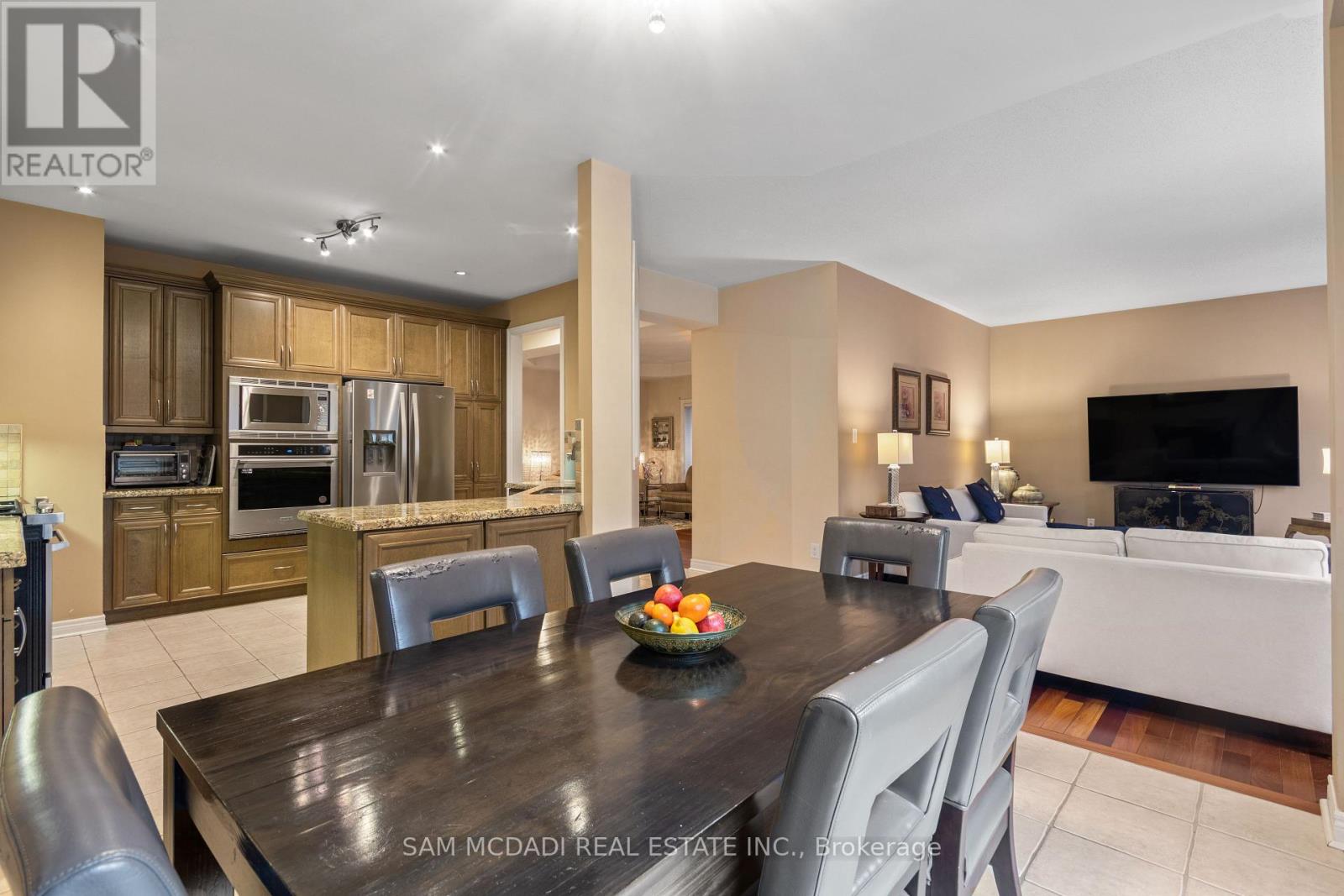 3352 Erin Centre Boulevard, Mississauga, Ontario  L5M 8C3 - Photo 12 - W12993620