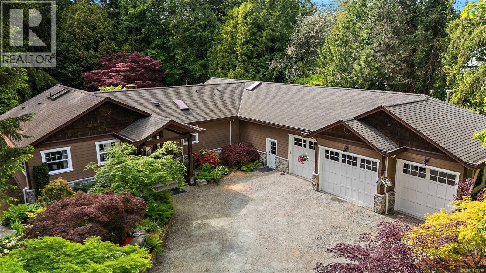 9228 Jura Rd, North Saanich, British Columbia