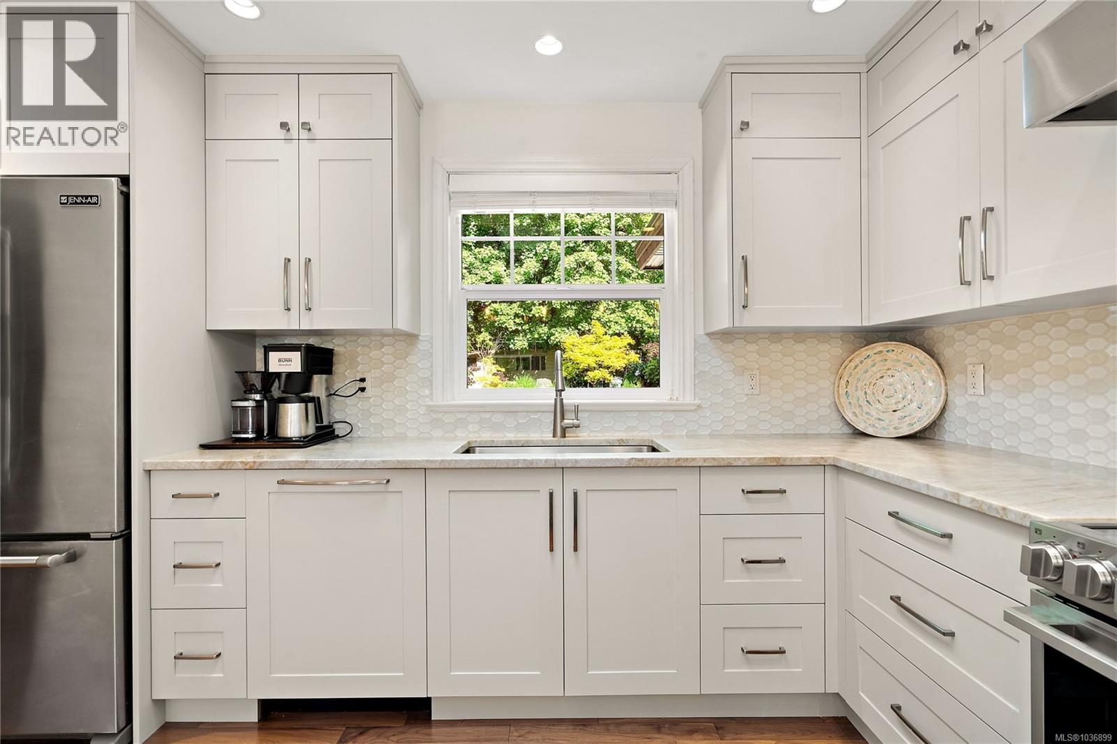 9228 Jura Rd, North Saanich, British Columbia  V8L 5G1 - Photo 13 - 1036899