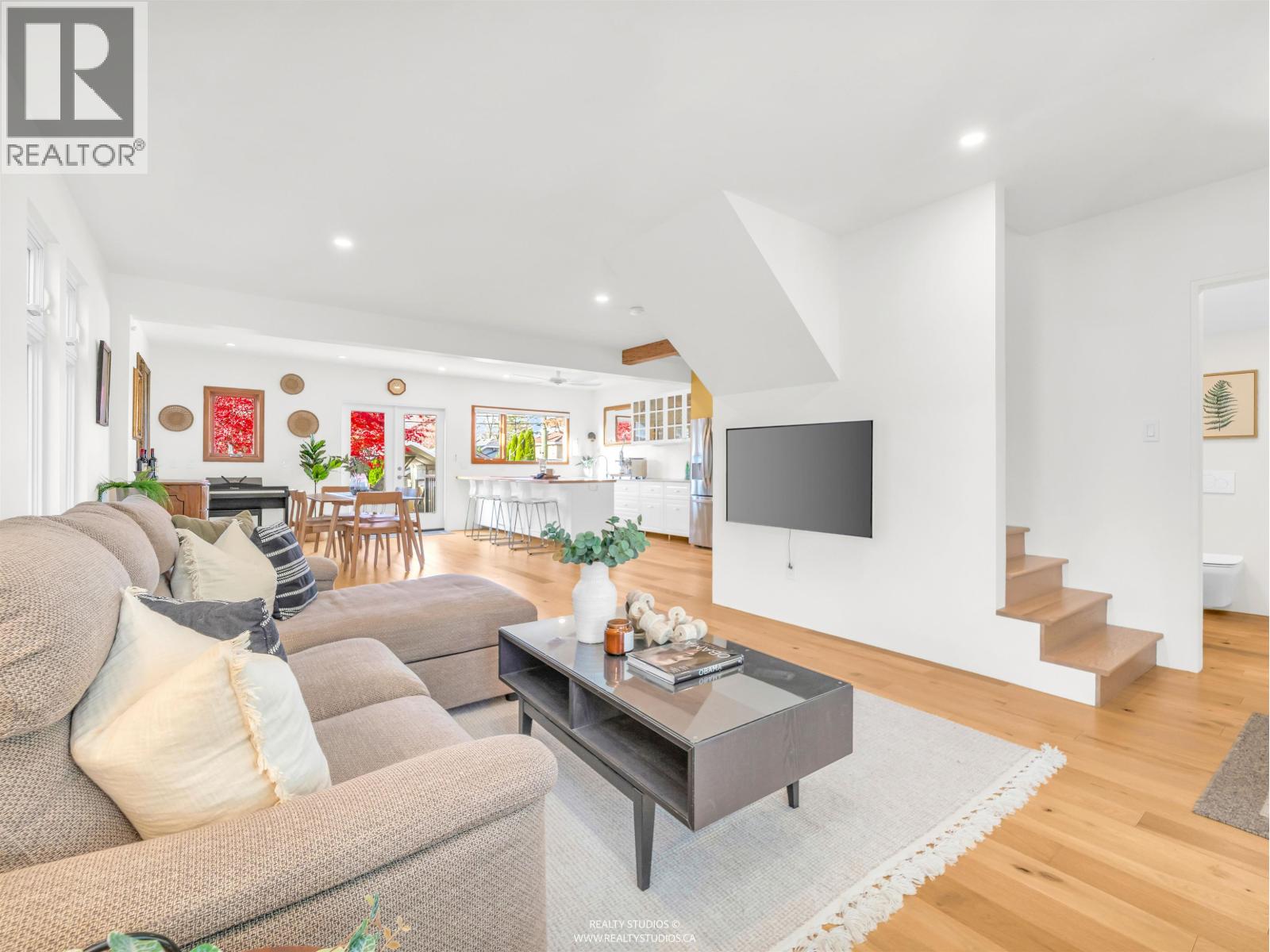 4379 Welwyn Street, Vancouver, British Columbia  V5N 3Z3 - Photo 8 - R3122316
