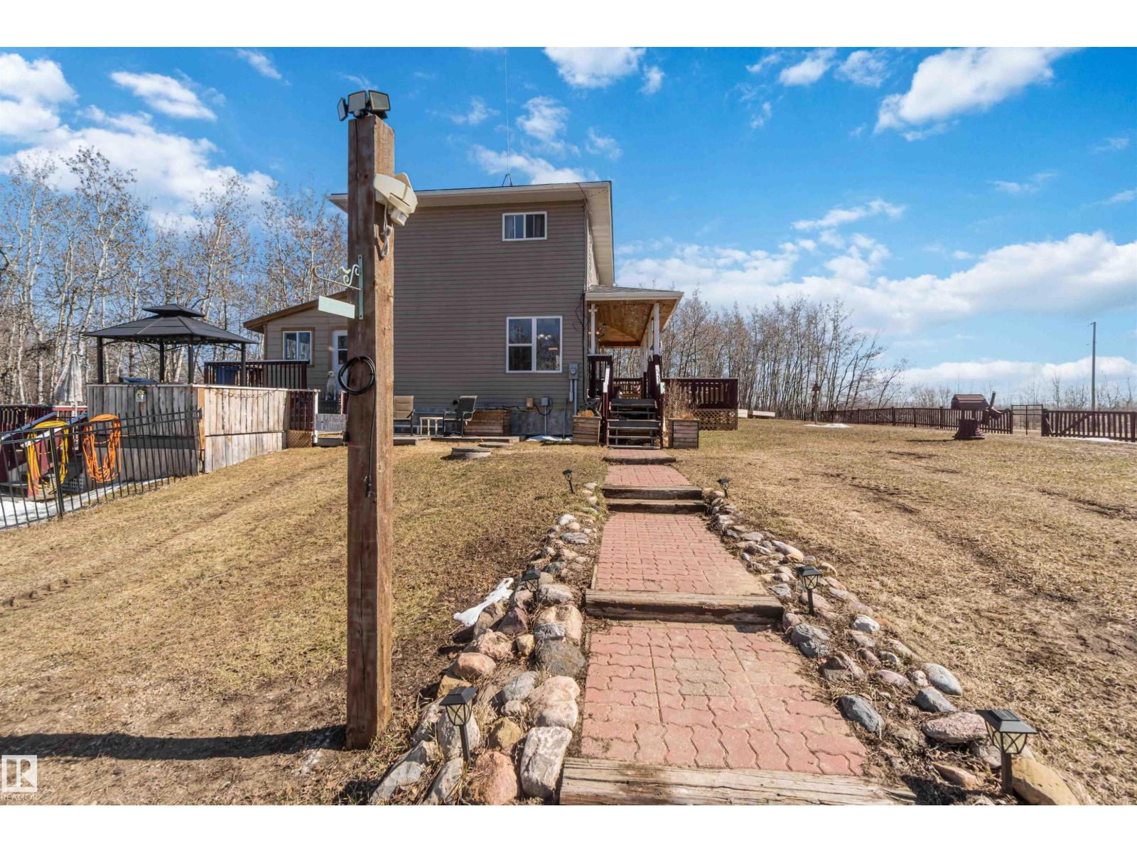 15 22515 Twp Rd 575a, Rural Sturgeon County, Alberta  T0A 1N6 - Photo 4 - E4485103