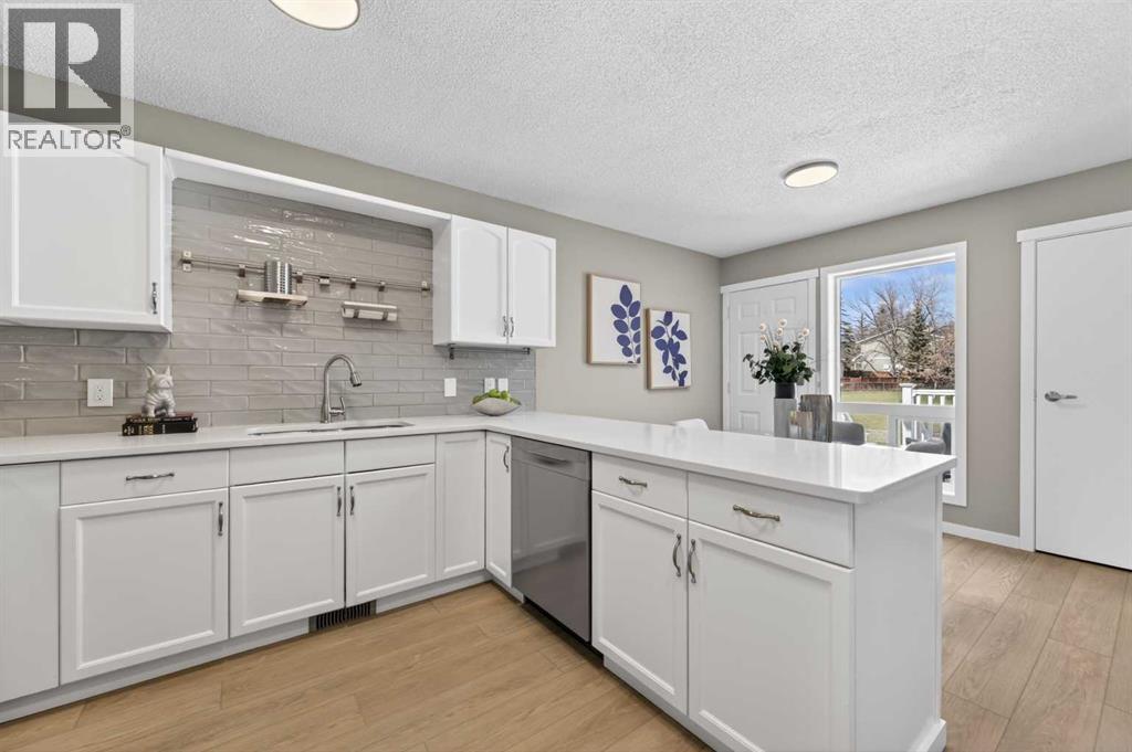 171 Deerfield Drive SE, Calgary, Alberta  T2J 7B7 - Photo 13 - A2306881