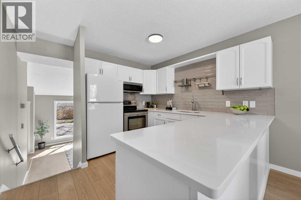 171 Deerfield Drive SE, Calgary, Alberta  T2J 7B7 - Photo 11 - A2306881