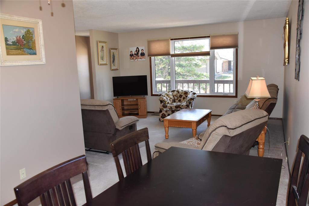 87 Hawkins Crescent, Winnipeg, Manitoba R2N 1H7 - Photo 6 - 202610474
