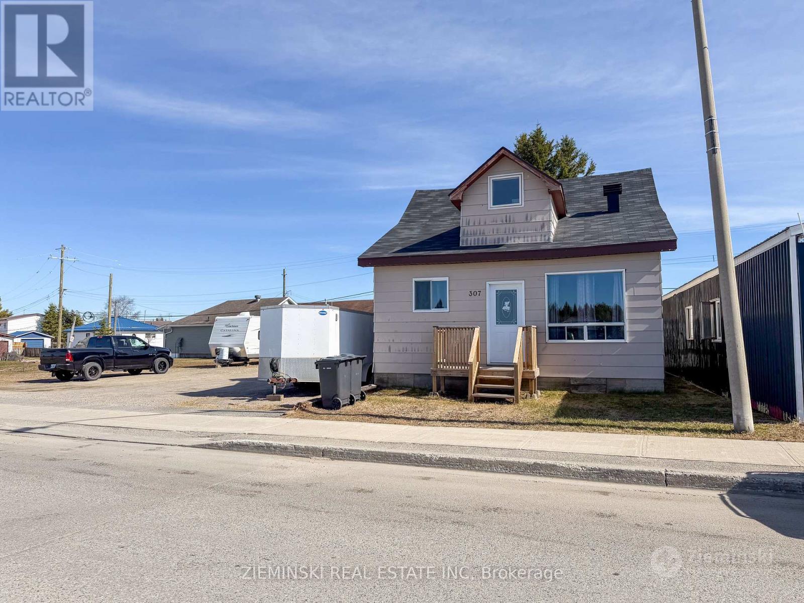 307 AMBRIDGE DRIVE, Iroquois Falls, Ontario