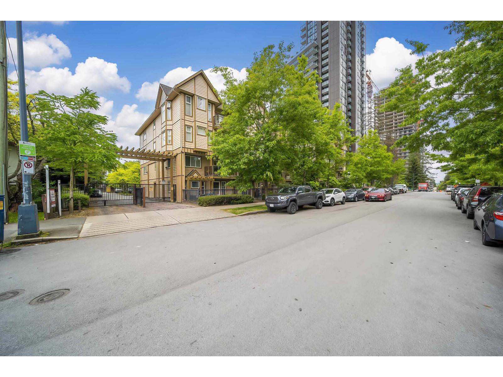 202 10289 133 Street, Surrey, British Columbia  V3T 0B1 - Photo 2 - R3123925