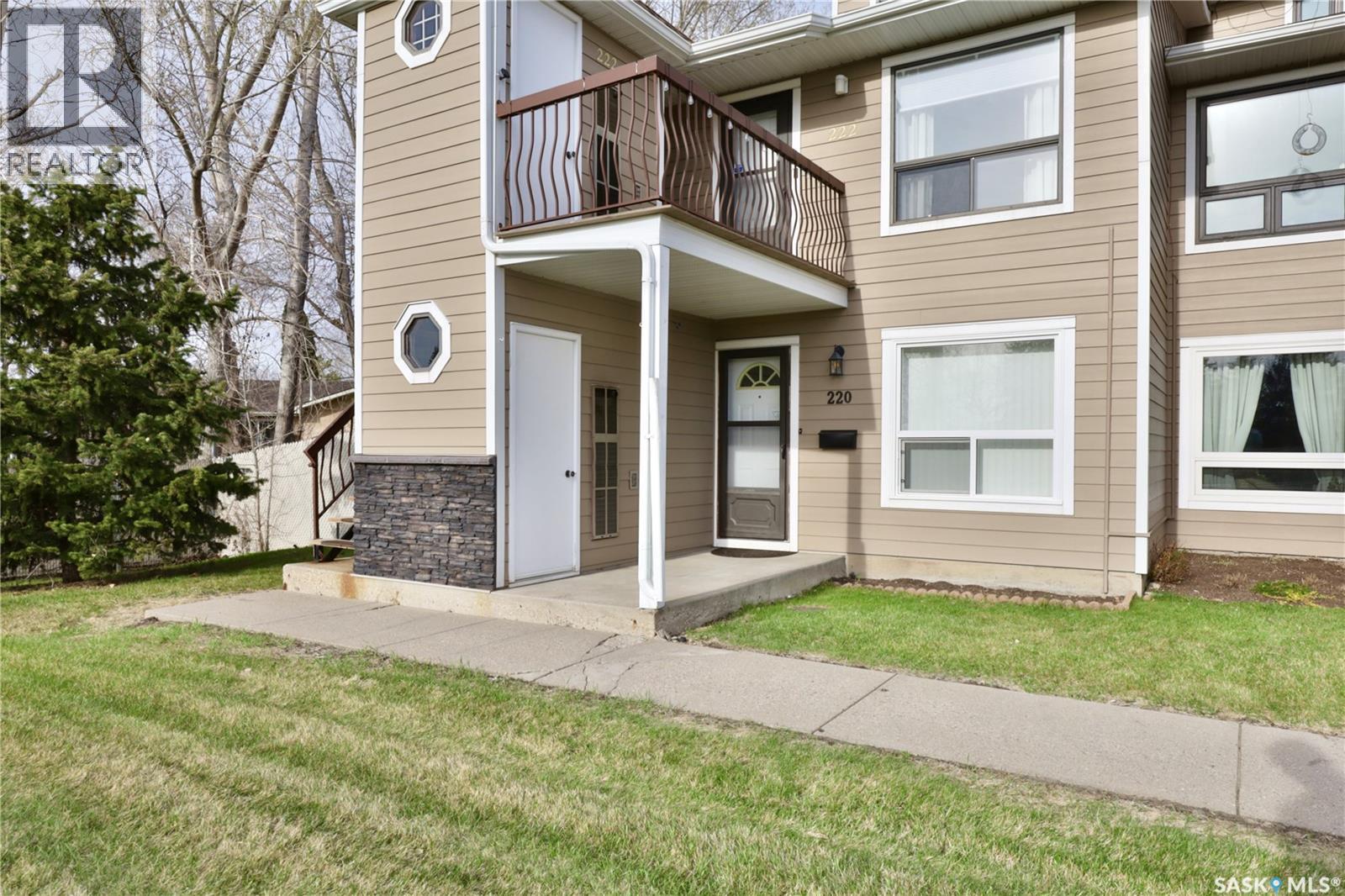 220 Cedar Meadow Drive, Regina, Saskatchewan  S4X 3J6 - Photo 1 - SK035995