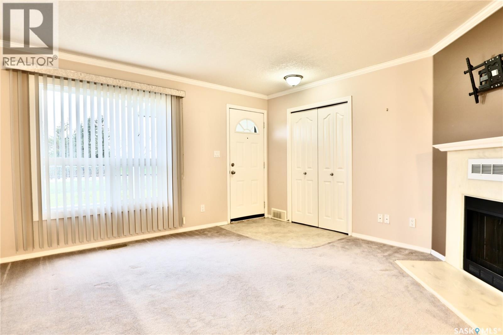 220 Cedar Meadow Drive, Regina, Saskatchewan  S4X 3J6 - Photo 4 - SK035995