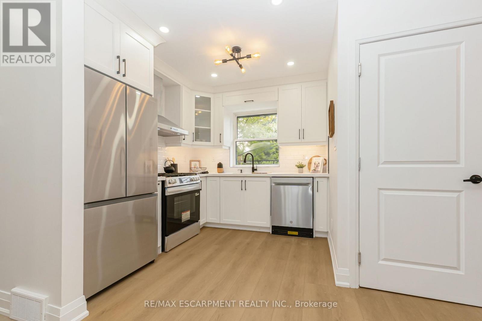487 East 37th Street, Hamilton, Ontario  L8V 4C1 - Photo 9 - X13130974