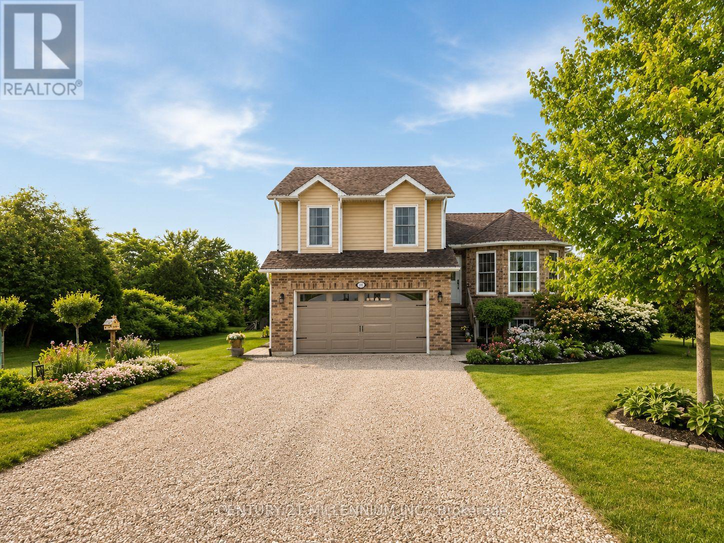 1100 WALKER STREET, Howick, Ontario