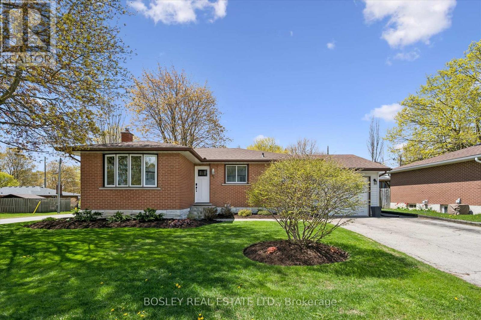 204 Irvine Street, Centre Wellington, Ontario  N0B 1S0 - Photo 3 - X13131024