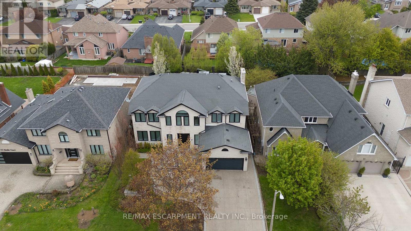 27 Elodia Court, Hamilton, Ontario  L9C 7R2 - Photo 1 - X13131030