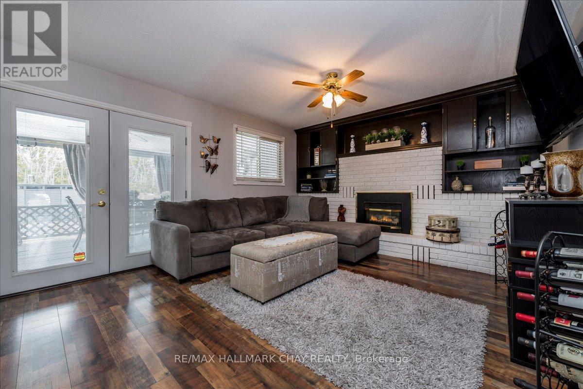 36 Ridgeway Avenue, Barrie, Ontario  L4N 5L2 - Photo 4 - S12892386